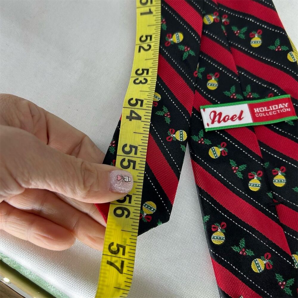 Noel Men's Christmas Holiday Striped Tie Red & Black - Picture 7 of 7